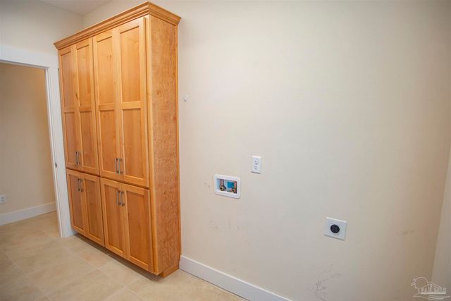 5877 Moors Oaks Dr, Milton, FL 32583