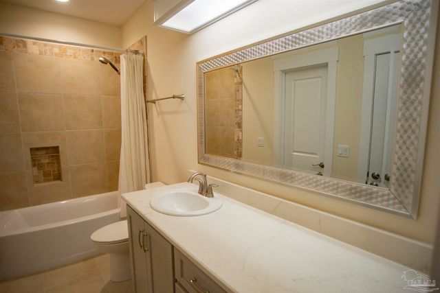 5877 Moors Oaks Dr, Milton, FL 32583