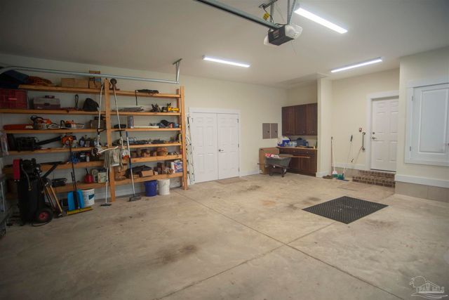 5877 Moors Oaks Dr, Milton, FL 32583