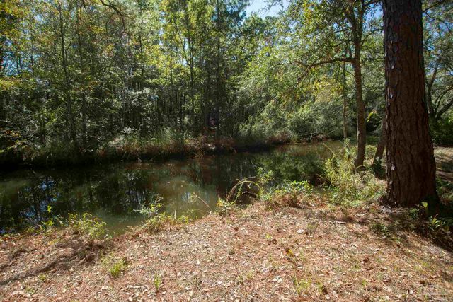 5877 Moors Oaks Dr, Milton, FL 32583