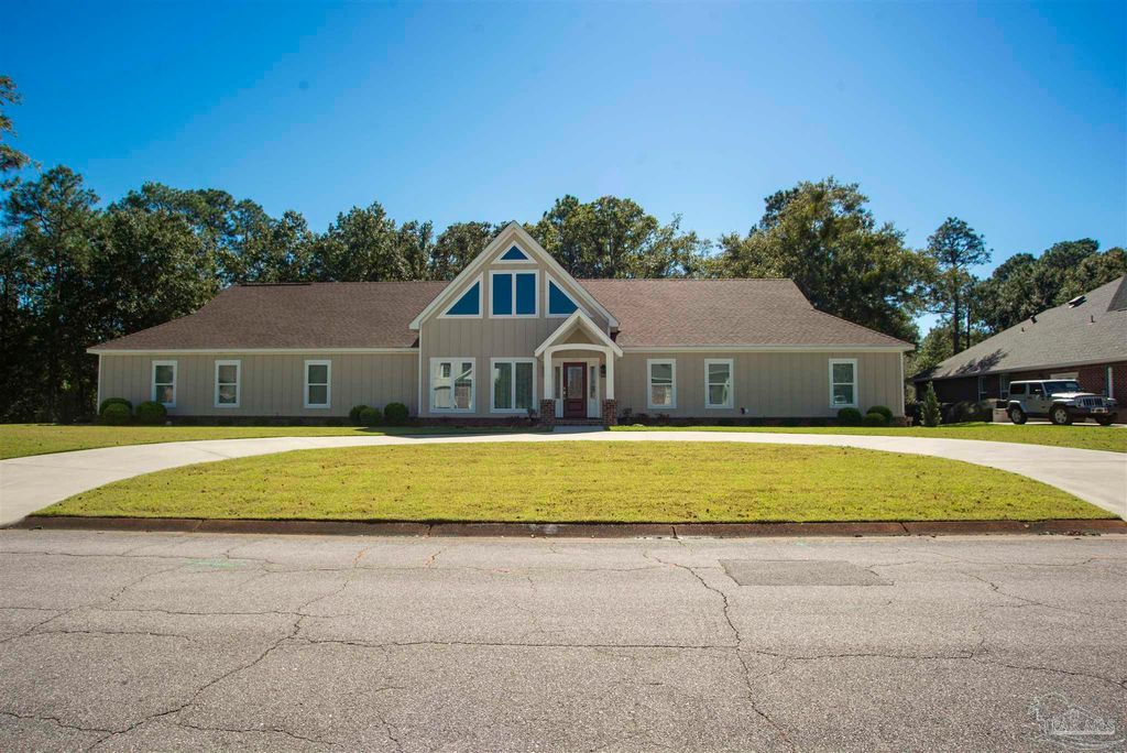 5877 Moors Oaks Dr, Milton, FL 32583