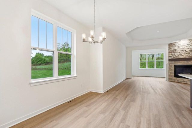 W204N17665 Laurel PLACE #601, Jackson, WI 53037