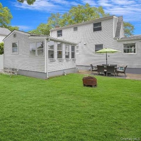 187 N Fulton Avenue, Lindenhurst, NY 11757