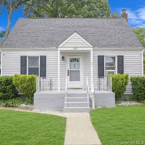 187 N Fulton Avenue, Lindenhurst, NY 11757
