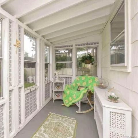 187 N Fulton Avenue, Lindenhurst, NY 11757