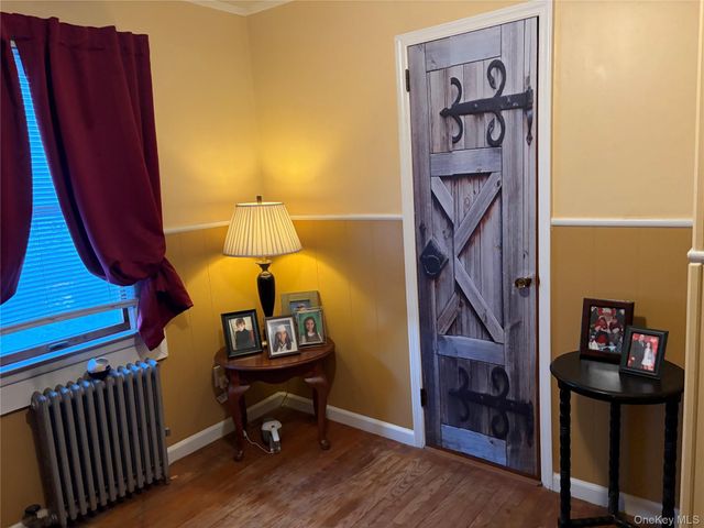 187 N Fulton Avenue, Lindenhurst, NY 11757