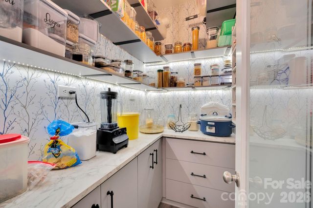 6129 Hawk View Road, Waxhaw, NC 28173