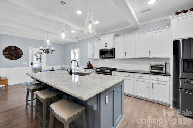 6129 Hawk View Road, Waxhaw, NC 28173