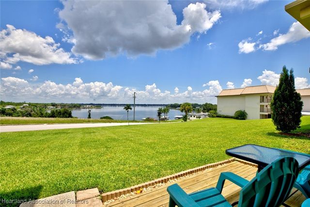 400 Lake Clay Drive S, Lake Placid, FL 33852