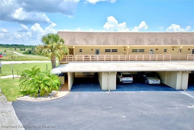 400 Lake Clay Drive S, Lake Placid, FL 33852