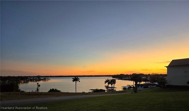 400 Lake Clay Drive S, Lake Placid, FL 33852