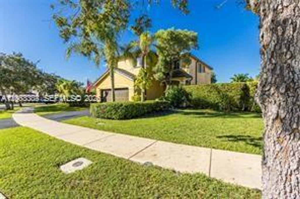 1280 Majesty Ter, Weston, FL 33327