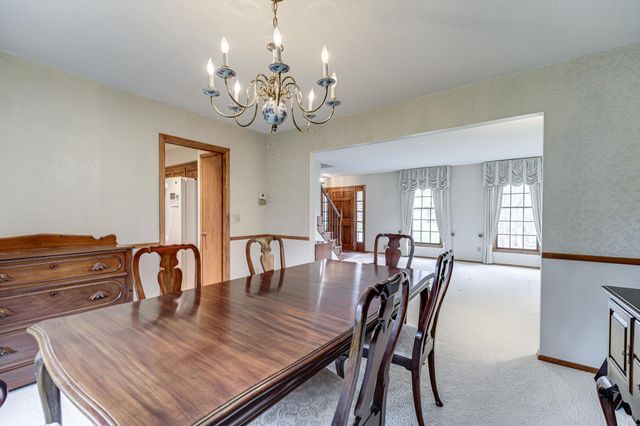 1721 Rhode Island Avenue N, Golden Valley, MN 55427