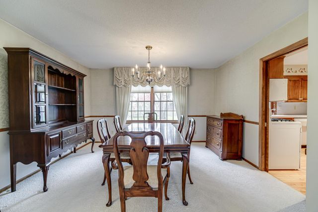 1721 Rhode Island Avenue N, Golden Valley, MN 55427