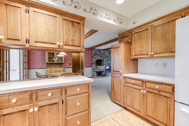 1721 Rhode Island Avenue N, Golden Valley, MN 55427