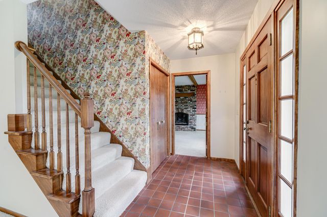 1721 Rhode Island Avenue N, Golden Valley, MN 55427