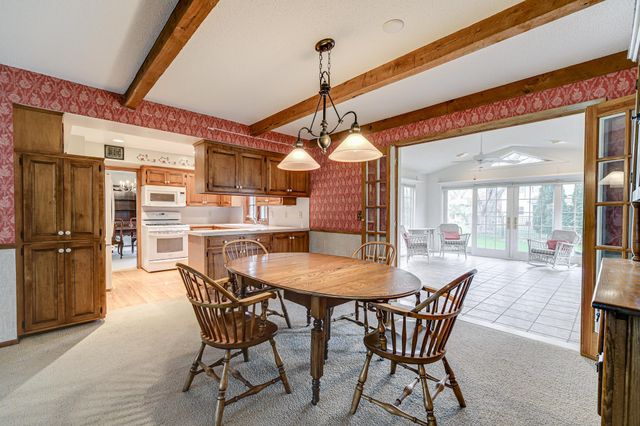 1721 Rhode Island Avenue N, Golden Valley, MN 55427