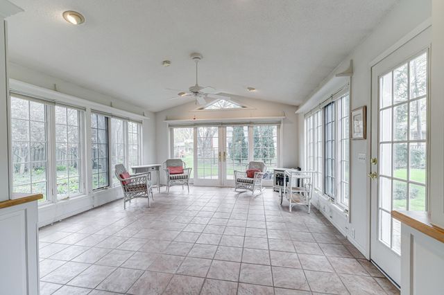 1721 Rhode Island Avenue N, Golden Valley, MN 55427