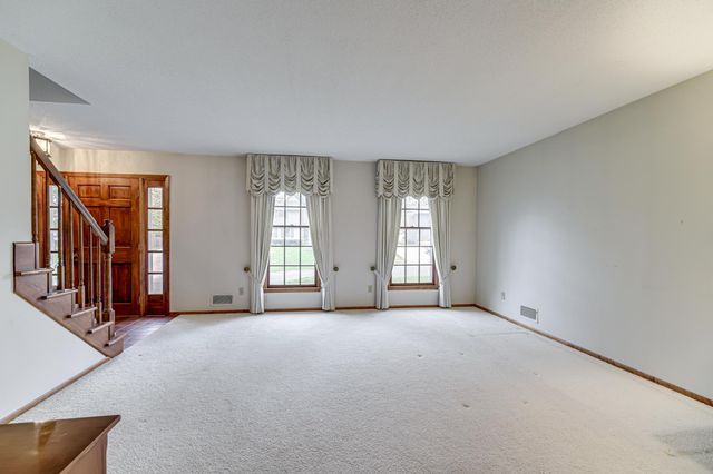 1721 Rhode Island Avenue N, Golden Valley, MN 55427