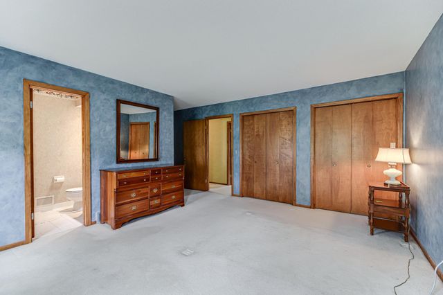 1721 Rhode Island Avenue N, Golden Valley, MN 55427
