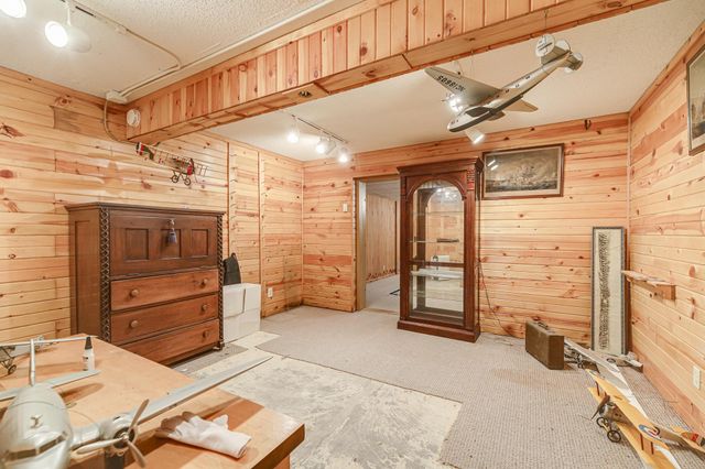 1721 Rhode Island Avenue N, Golden Valley, MN 55427