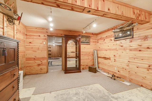 1721 Rhode Island Avenue N, Golden Valley, MN 55427