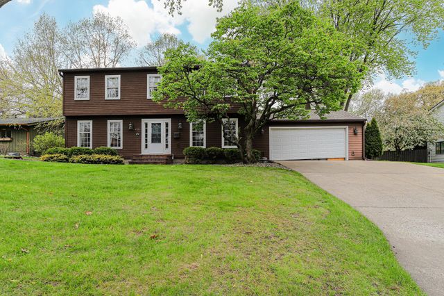 1721 Rhode Island Avenue N, Golden Valley, MN 55427