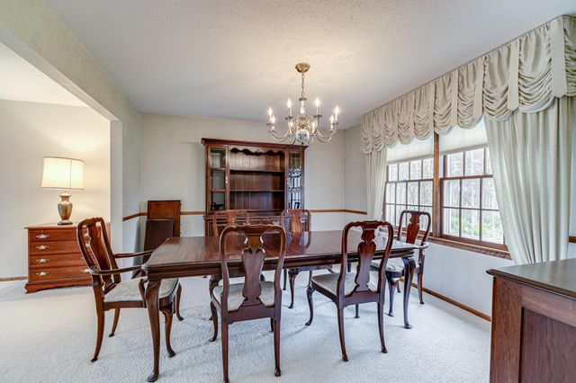 1721 Rhode Island Avenue N, Golden Valley, MN 55427