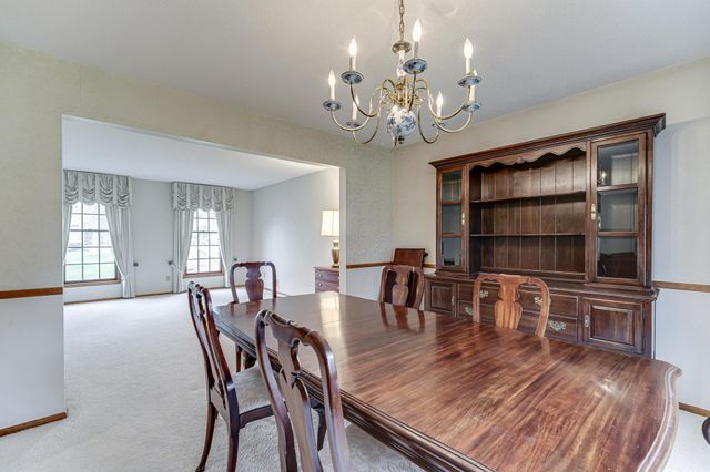 1721 Rhode Island Avenue N, Golden Valley, MN 55427