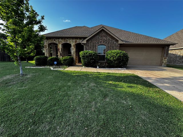 101 Holly Street, Waxahachie, TX 75165