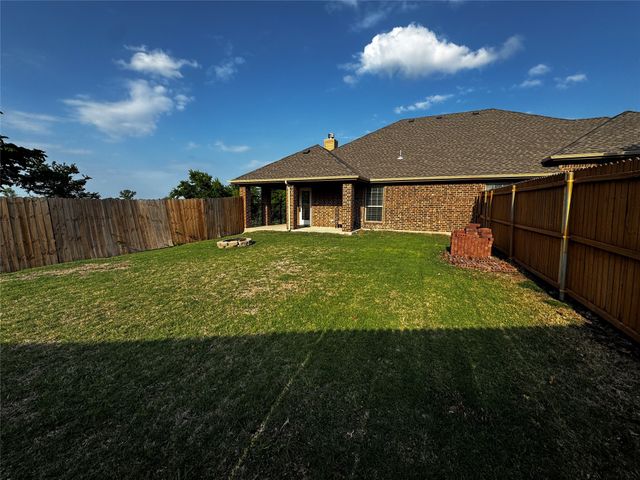 101 Holly Street, Waxahachie, TX 75165