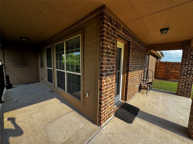 101 Holly Street, Waxahachie, TX 75165