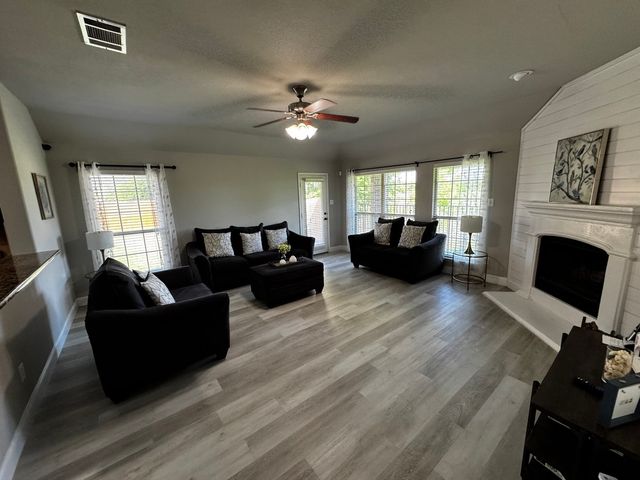 101 Holly Street, Waxahachie, TX 75165