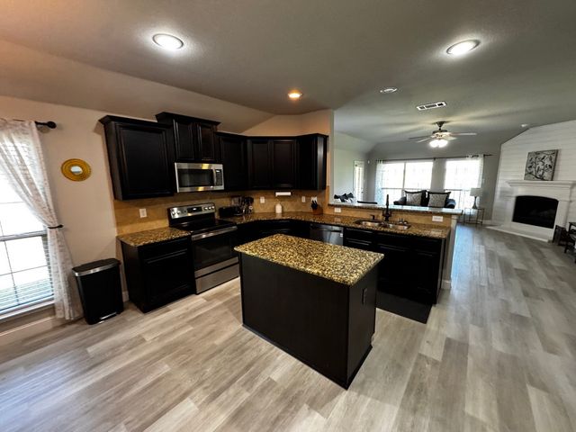 101 Holly Street, Waxahachie, TX 75165