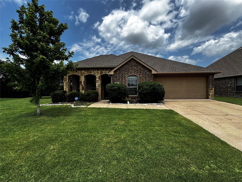 101 Holly Street, Waxahachie, TX 75165