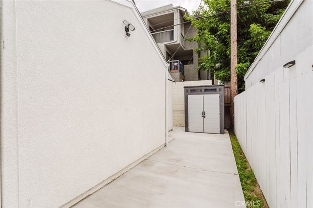 516 South Street A, Glendale, CA 91202