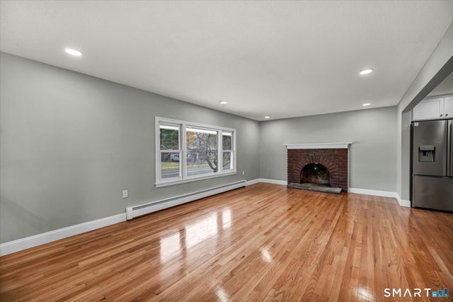 84 Raffia Road, Enfield, CT 06082