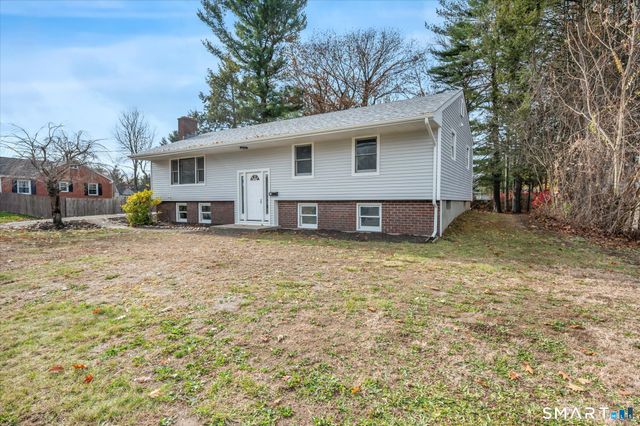 84 Raffia Road, Enfield, CT 06082