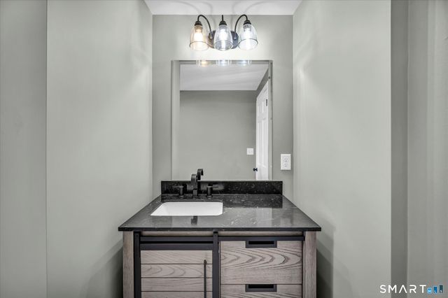 84 Raffia Road, Enfield, CT 06082