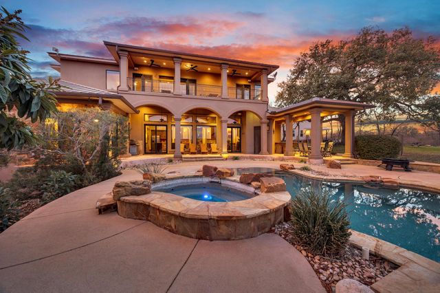 303 Yaupon DR, Spicewood, TX 78669