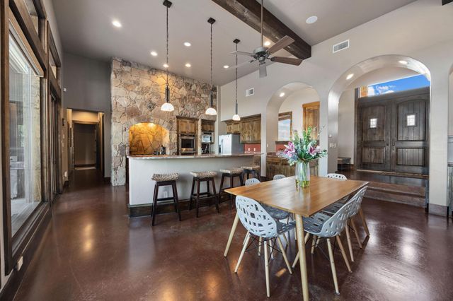 303 Yaupon DR, Spicewood, TX 78669