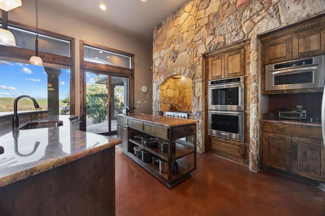 303 Yaupon DR, Spicewood, TX 78669