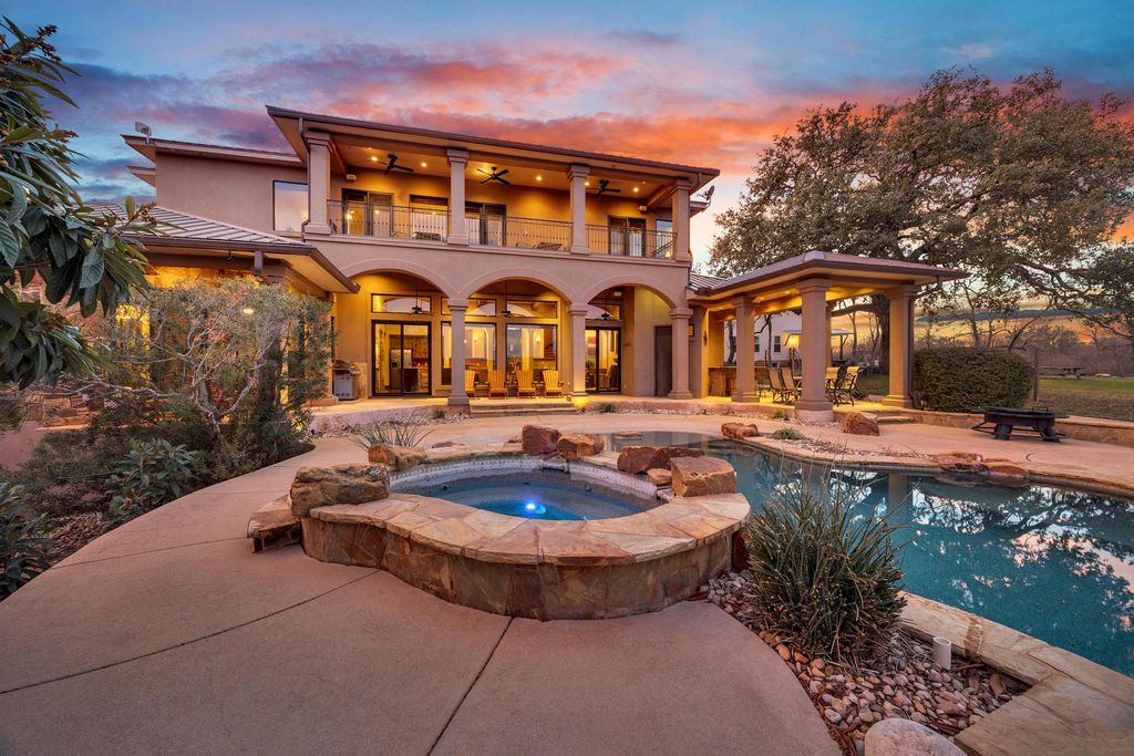 303 Yaupon DR, Spicewood, TX 78669
