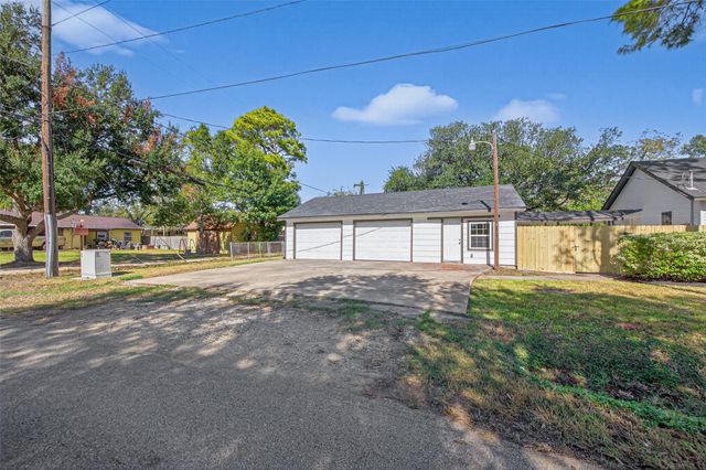 1418 Carlisle Street, Rosenberg, TX 77471