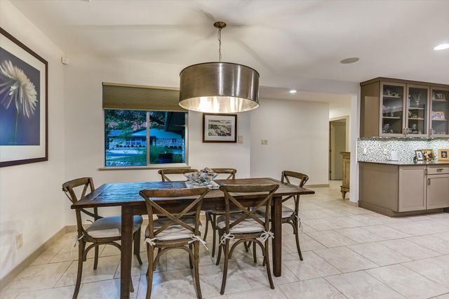 7101 Sungate DR, Austin, TX 78731