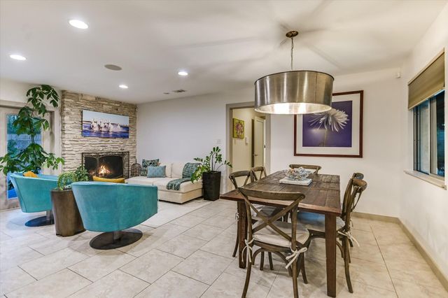 7101 Sungate DR, Austin, TX 78731