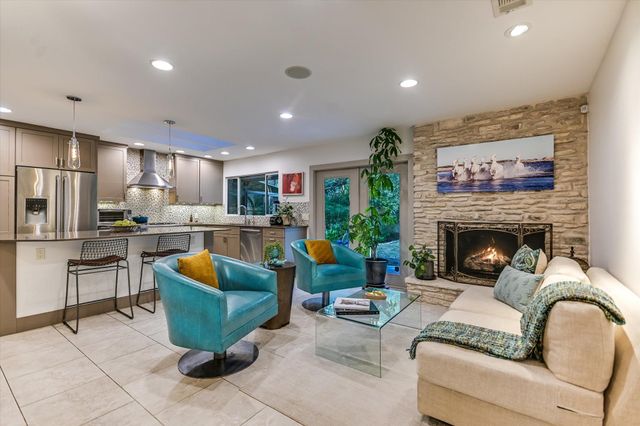 7101 Sungate DR, Austin, TX 78731