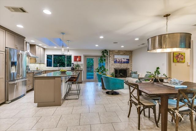 7101 Sungate DR, Austin, TX 78731