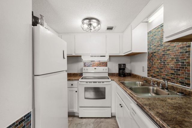 101 Old Ferry Road 12B, Shalimar, FL 32579