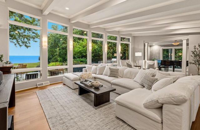 6320 N Lake DRIVE, Whitefish Bay, WI 53217